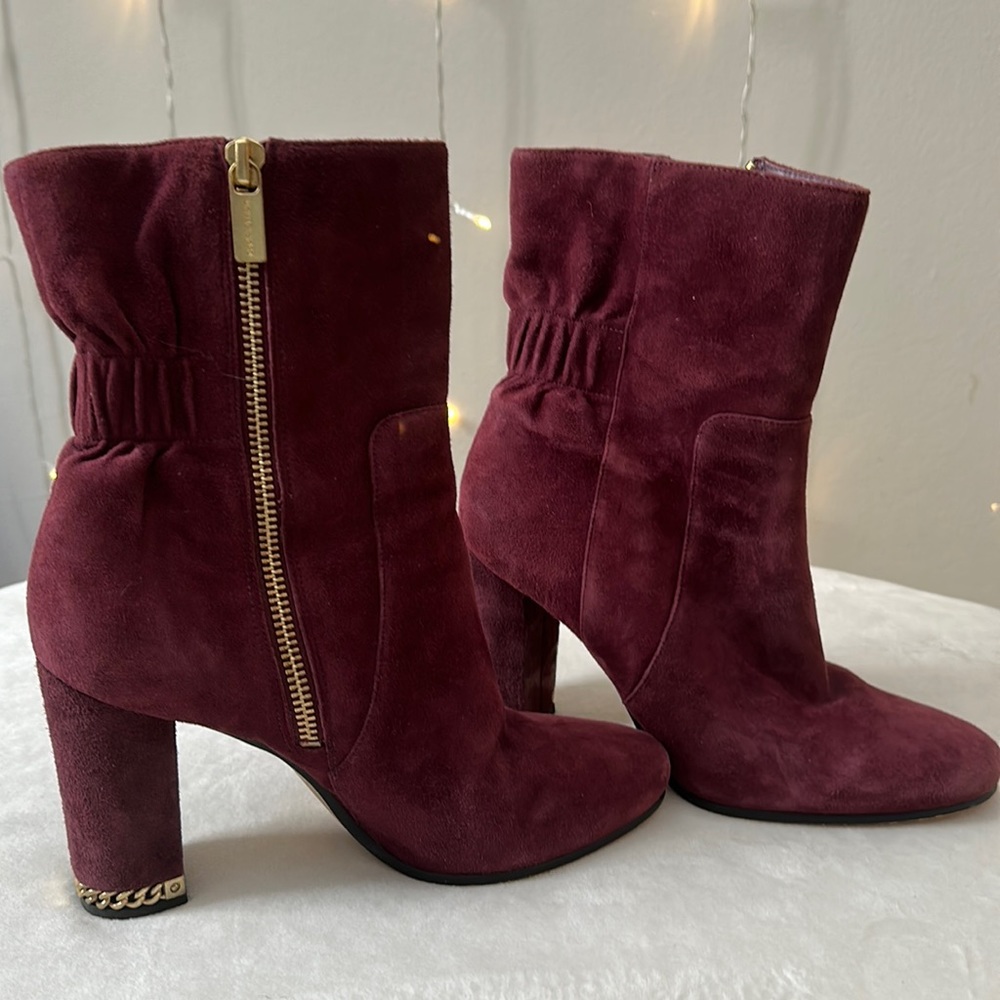 Michael Kors DOLORES Suede Bootie Burgundy Gold Heel Chain Size 6